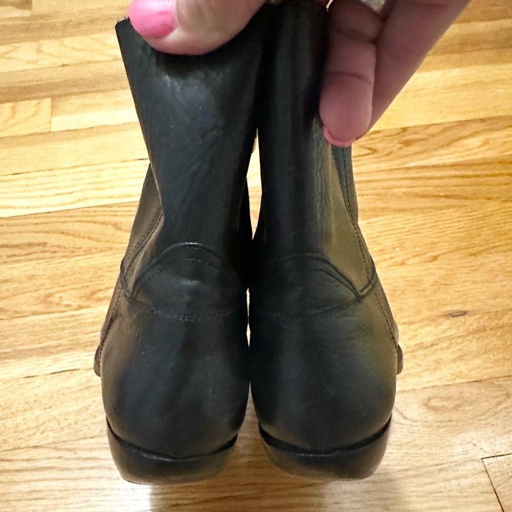 Yves Saint Laurent Women’s Theo Frayed Western Ankle Boots - Picture 11 of 16
